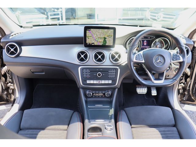MERCEDES BENZ CLA Shooting Brake