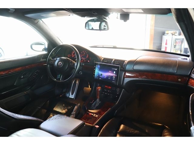 ALPINA B10 limousine