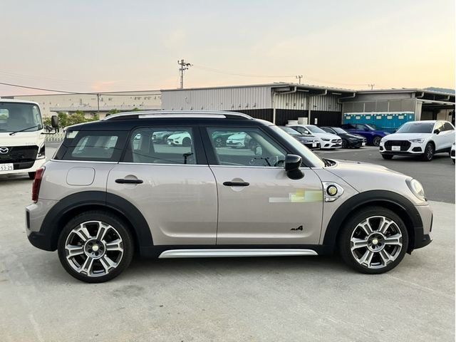 MINI COOPER S E CROSSOVER