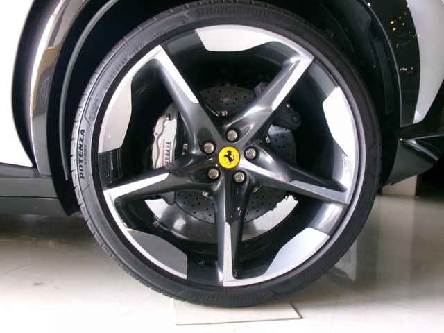 FERRARI Purosangue