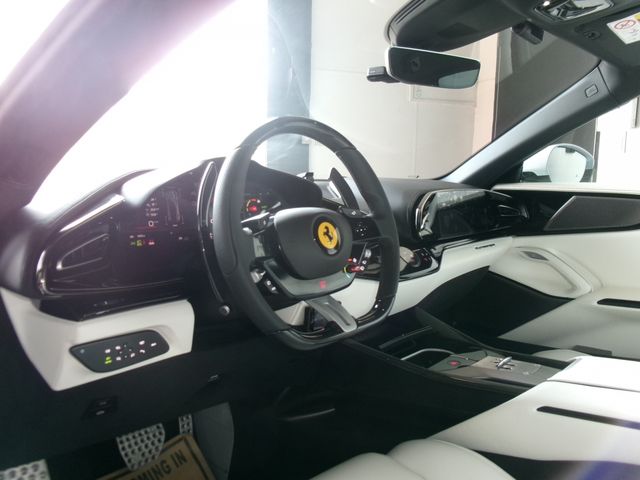 FERRARI Purosangue