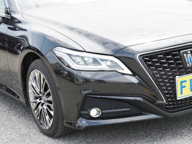 CROWN sedan hybrid 4WD