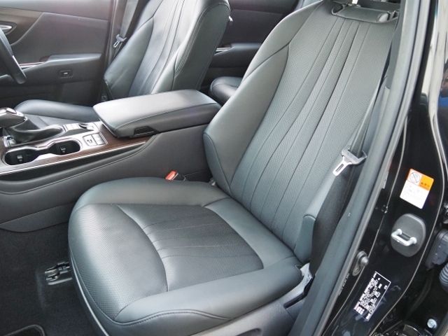 CROWN sedan hybrid 4WD