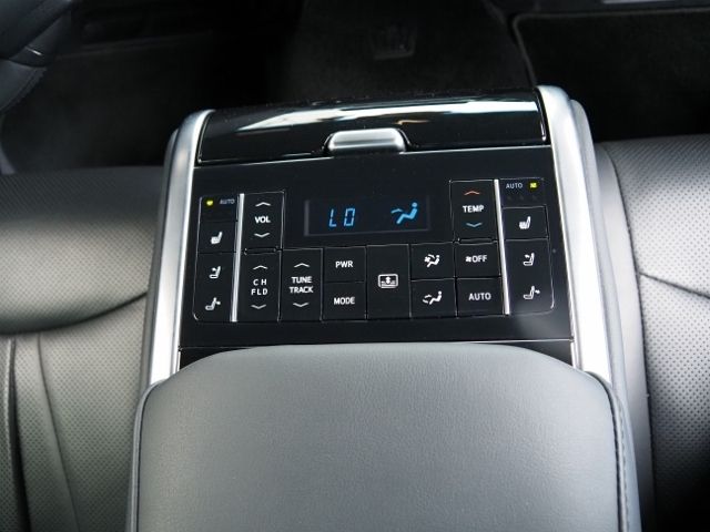 CROWN sedan hybrid 4WD