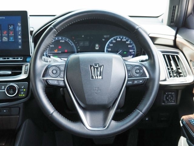 CROWN sedan hybrid 4WD