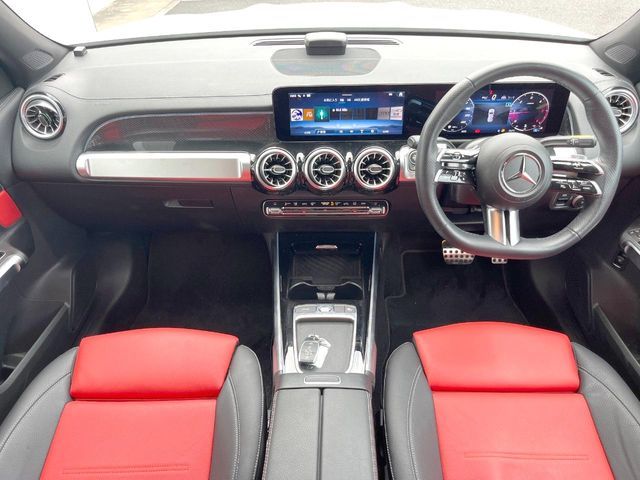 MERCEDES BENZ GLB