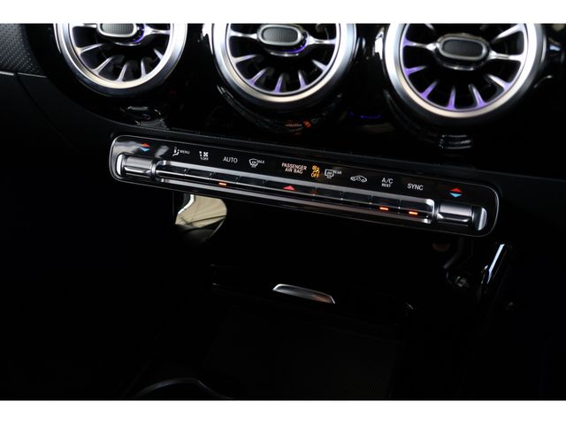 MERCEDES BENZ CLA Shooting Brake