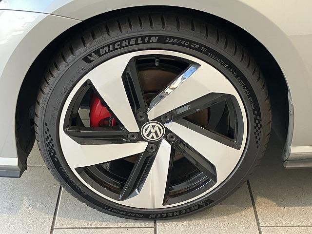 VOLKSWAGEN GOLF GTI