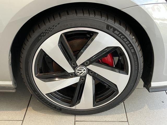 VOLKSWAGEN GOLF GTI