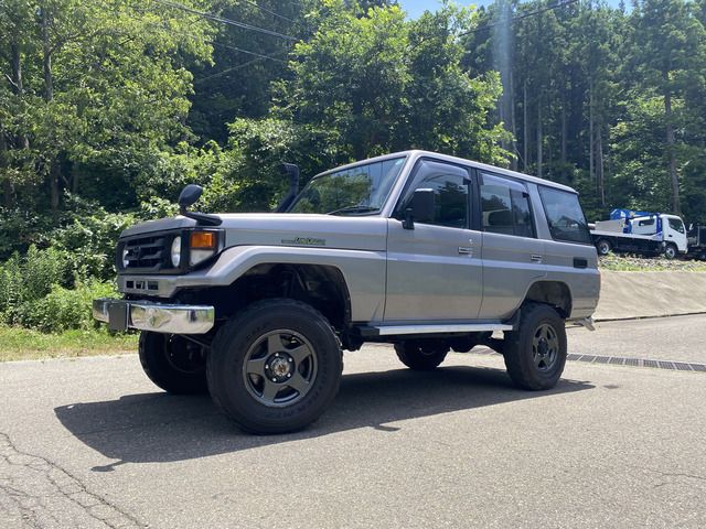 LANDCRUISER van