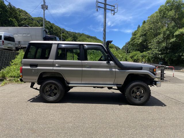 LANDCRUISER van