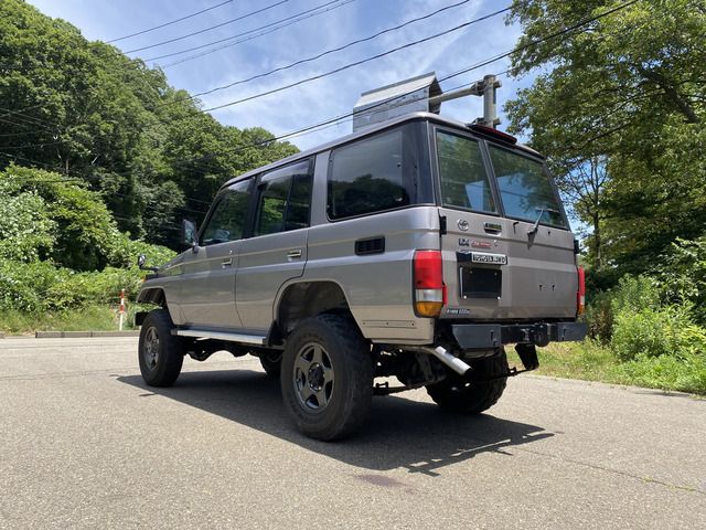 LANDCRUISER van