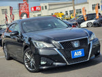 CROWN sedan hybrid