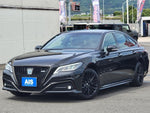 CROWN sedan hybrid