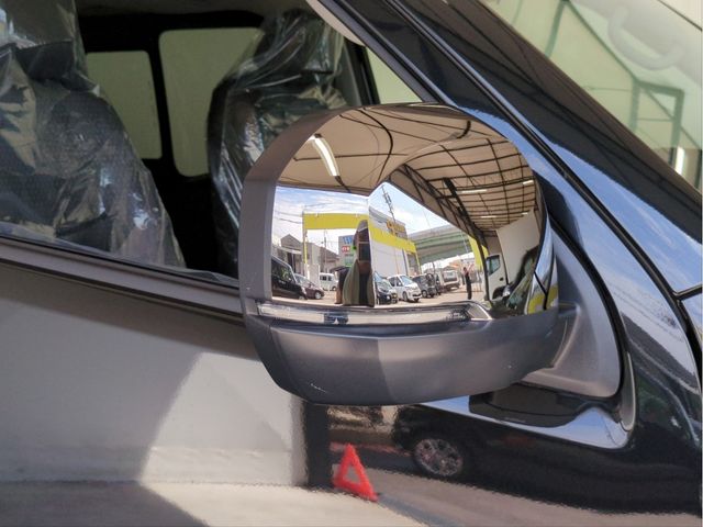 CARAVAN van 2WD