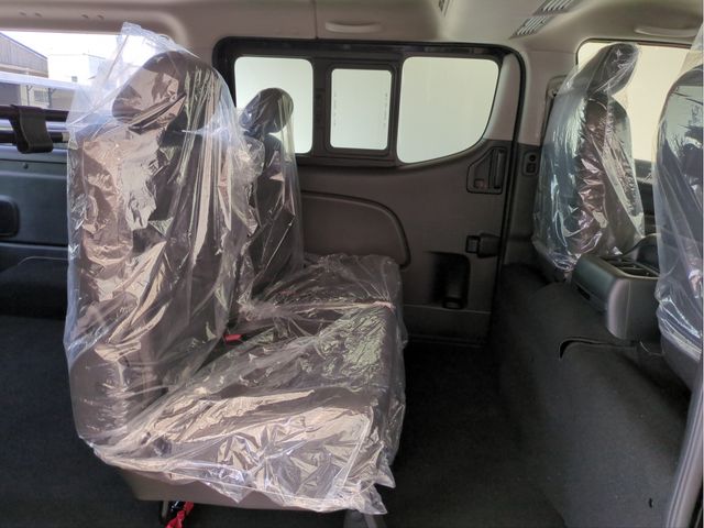 CARAVAN van 2WD
