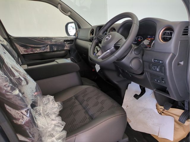CARAVAN van 4WD