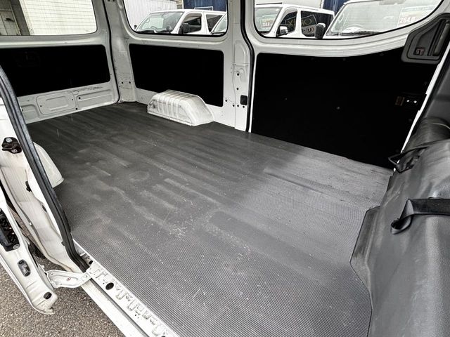 NV350 CARAVAN 1.25t