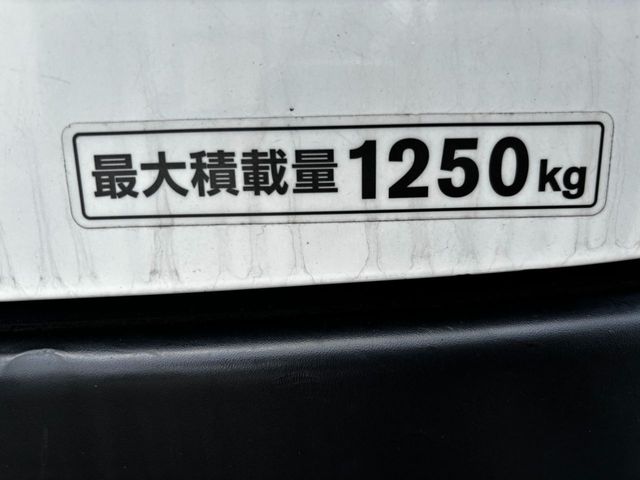 NV350 CARAVAN 1.25t