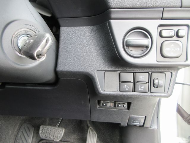 COROLLA AXIO 4WD