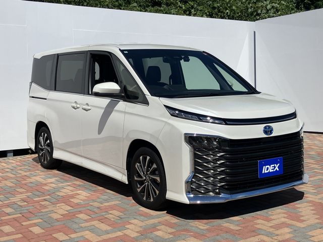 VOXY HYBRID
