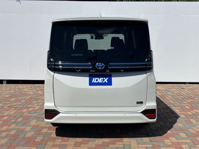 VOXY HYBRID