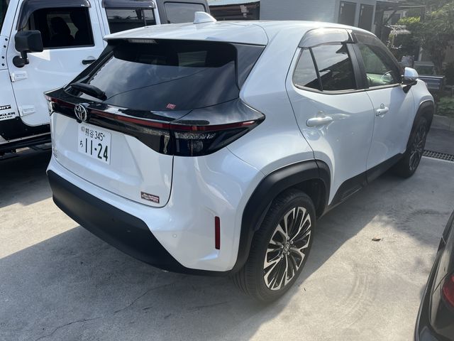 YARIS CROSS