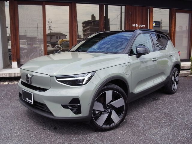 VOLVO EX40