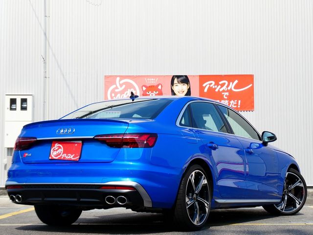 AUDI S4
