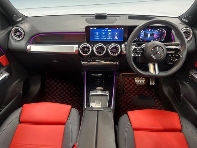 MERCEDES BENZ GLB