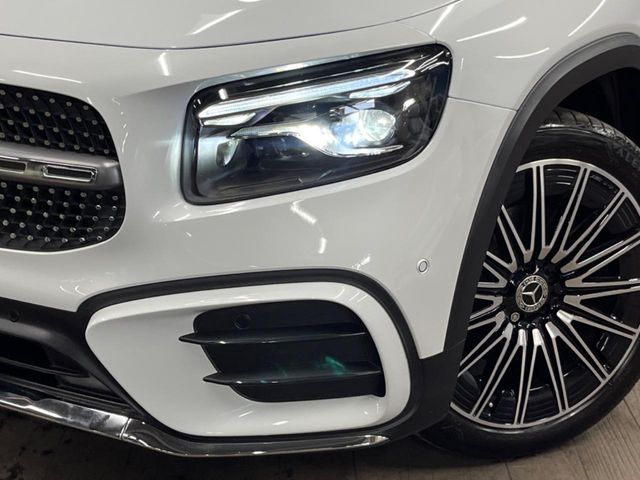 MERCEDES BENZ GLB