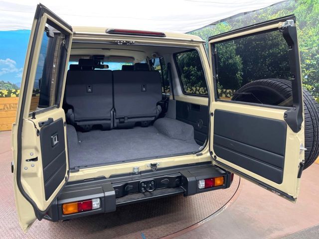 LANDCRUISER 70