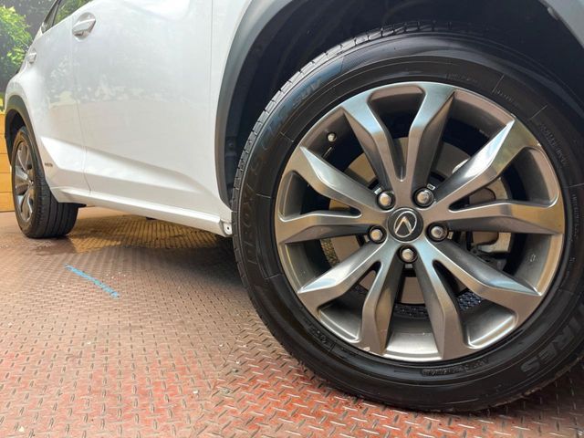 LEXUS NX300h