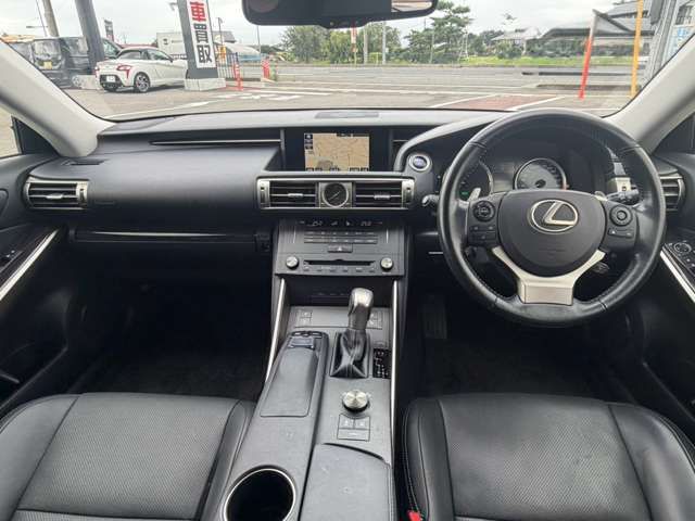 LEXUS IS300h