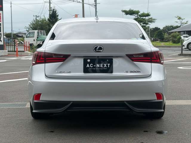 LEXUS IS300h