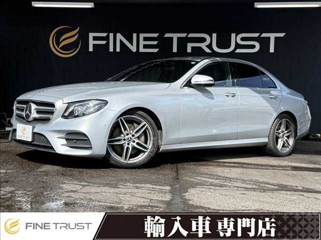 MERCEDES BENZ E class sedan