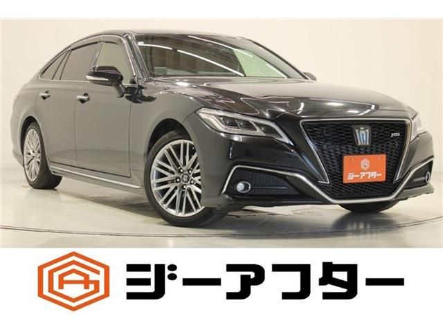 CROWN sedan hybrid