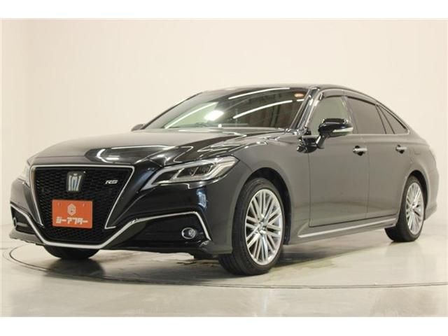 CROWN sedan hybrid