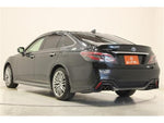 CROWN sedan hybrid