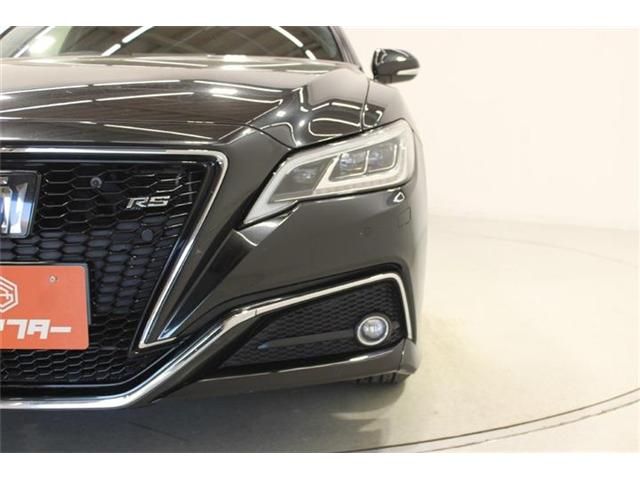 CROWN sedan hybrid