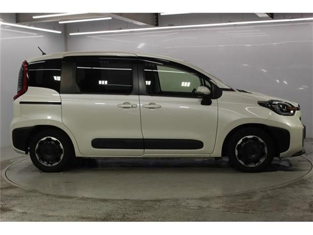 SIENTA HYBRID