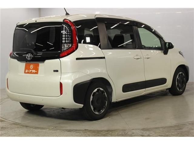 SIENTA HYBRID