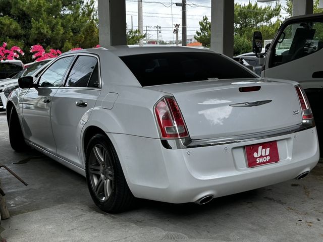 CHRYSLER 300