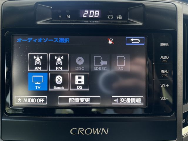 CROWN sedan hybrid