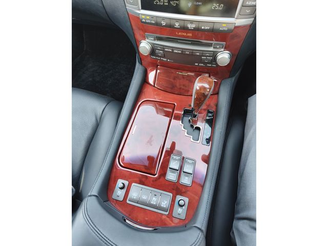 LEXUS LS460