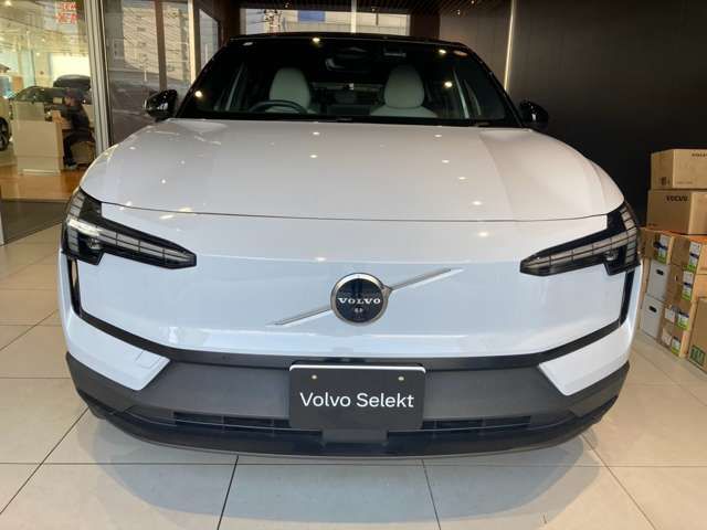 VOLVO EX30