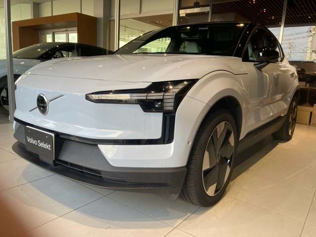 VOLVO EX30