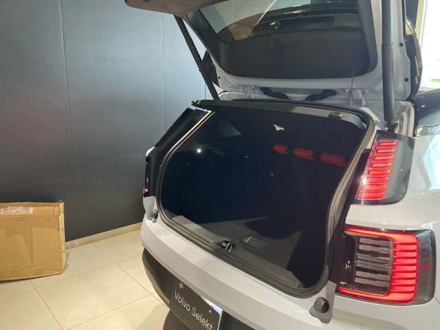 VOLVO EX30