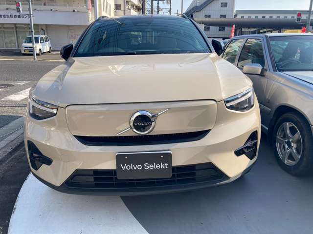 VOLVO C40