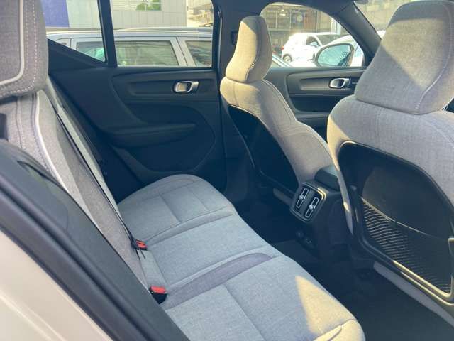 VOLVO C40